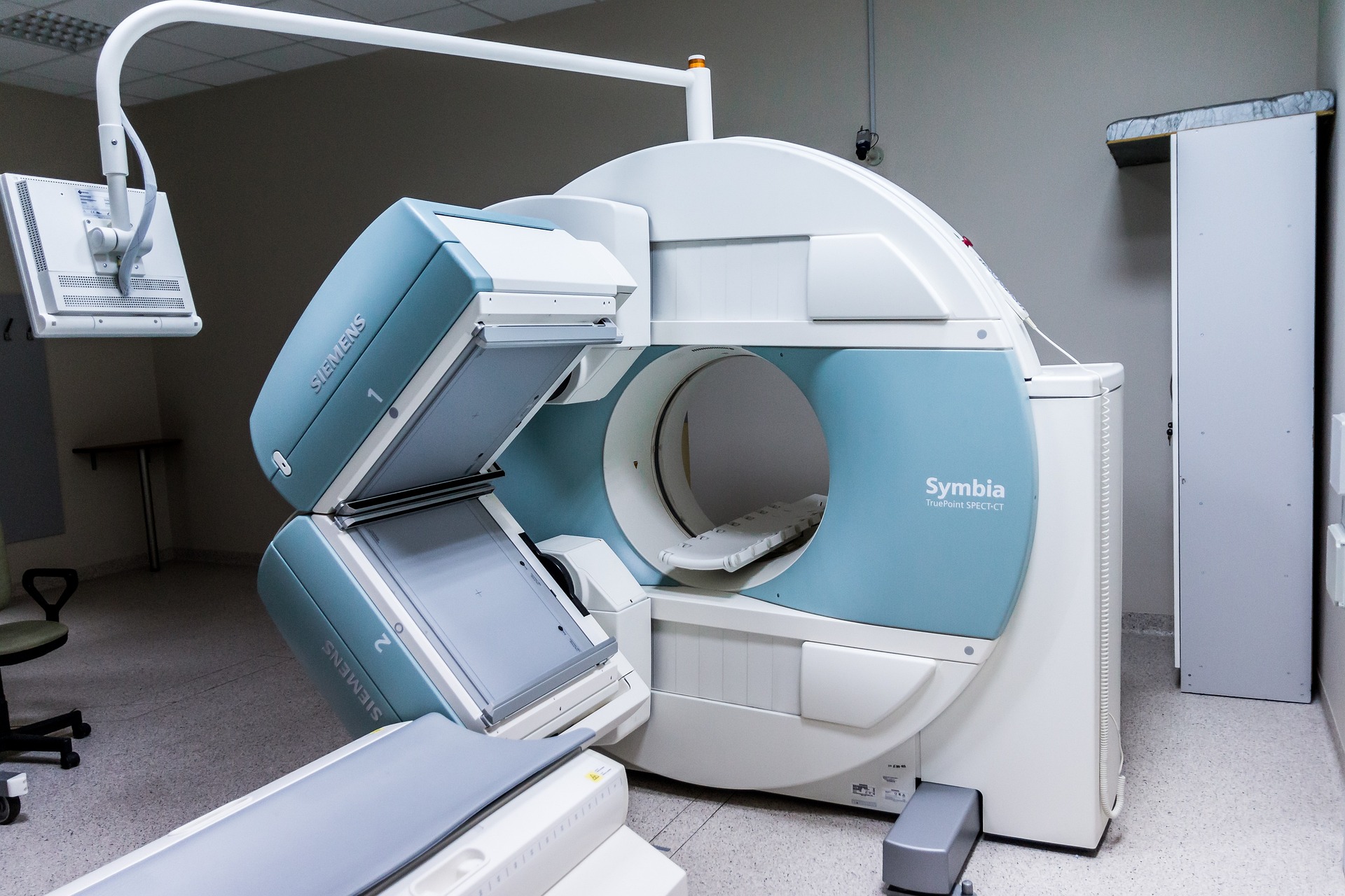 An empty MRI machine- our medical negligence compensation solicitors can help you make a no win no fee claim.  Click on this link to visit our MRI scans claims page.