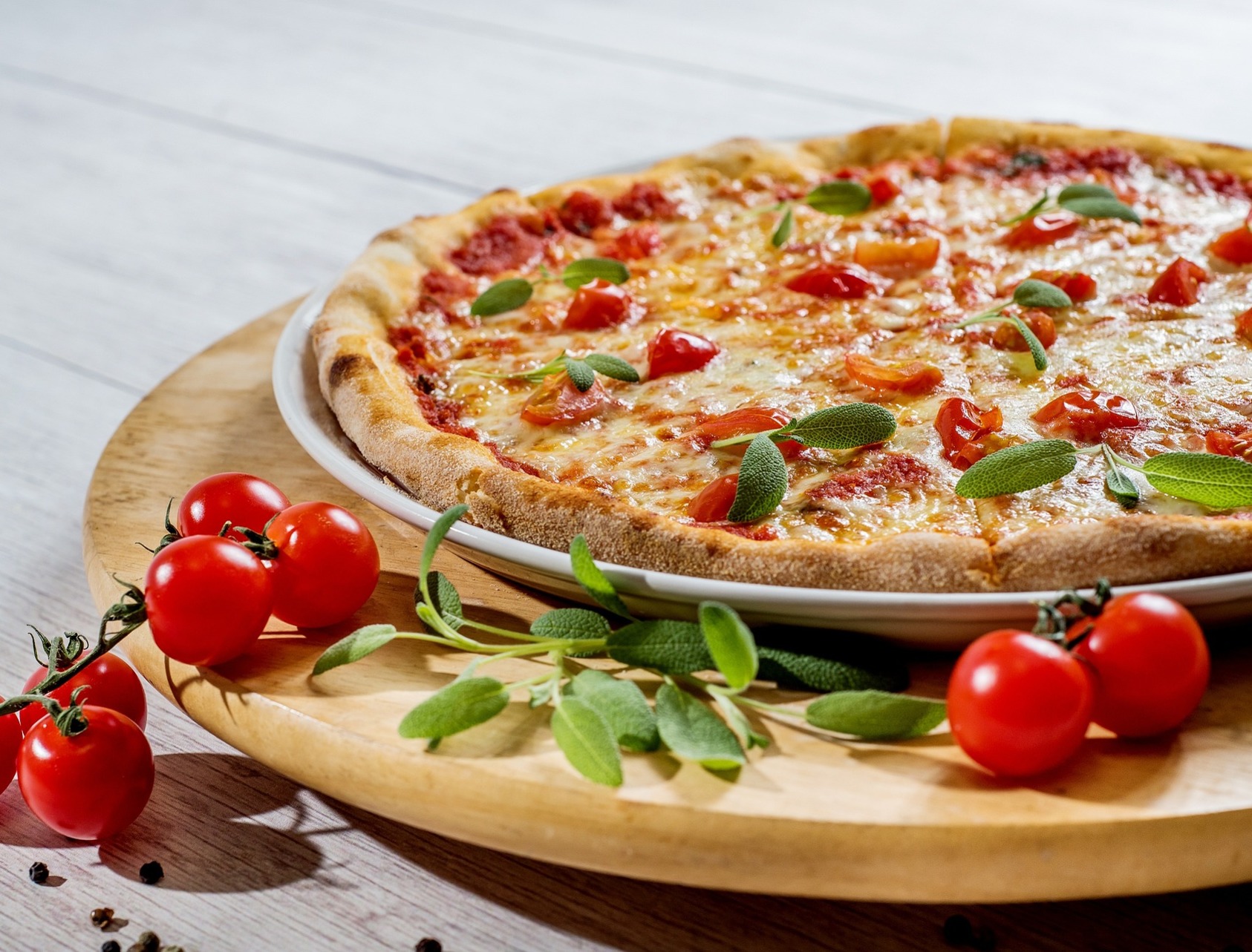 A mozzarella and tomato pizza, which contains gluten.  This is a common food which may accidentally contain gluten.  Our No Win No Fee Solicitors can assist with a compensation claim if you have eaten a pizza with undeclared gluten.
