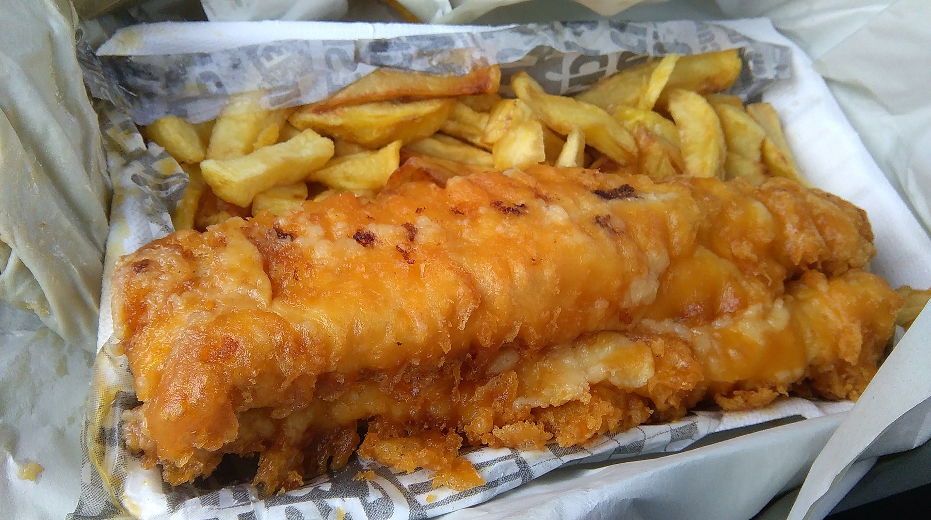 A portion of fish and chips; our No Win No Fee solicitors are specialists in food poisoning compensation claims.